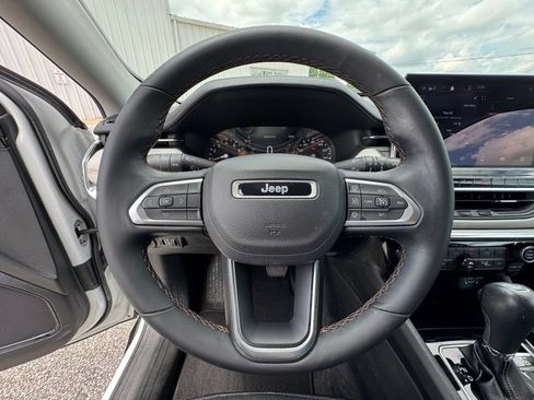 Used 2022 Jeep Compass Limited AWD/4WD image 21