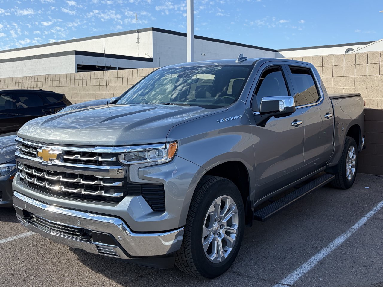 Used 2024 Chevrolet Silverado 1500 LTZ w/ LTZ Premium Package AWD/4WD image 4