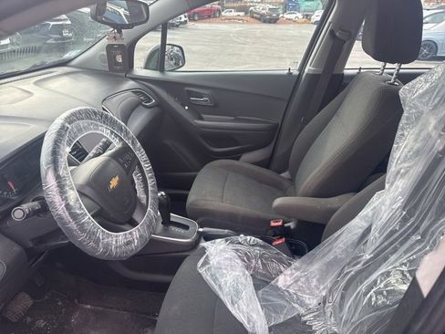 Certified 2021 Chevrolet Trax LS image 9