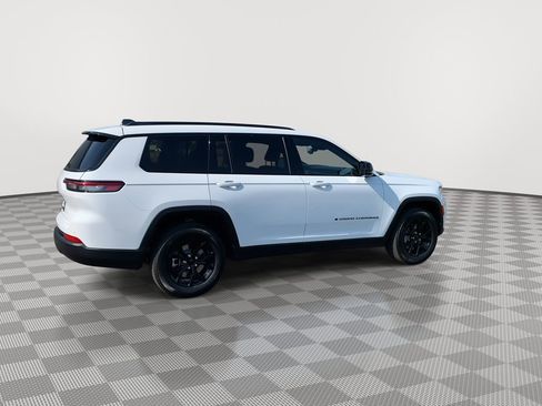 Used 2024 Jeep Grand Cherokee L Laredo image 8