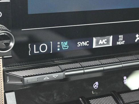 New 2025 GMC Hummer EV 2X w/ LPO, Dark Essentials Package image 26