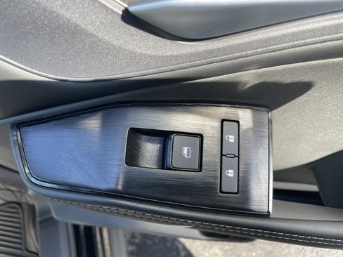 Used 2026 Nissan Rogue SV image 10