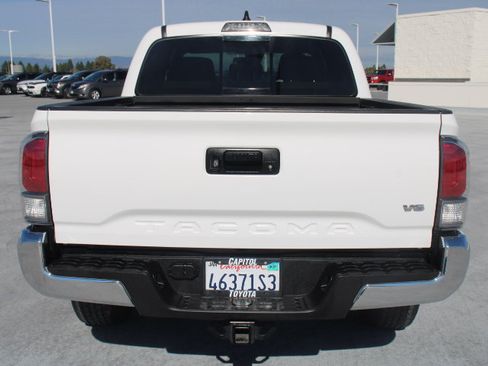 Certified 2023 Toyota Tacoma TRD Off-Road AWD/4WD image 4