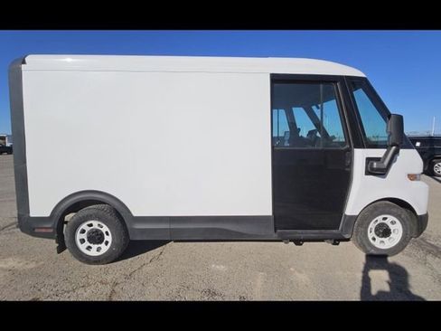 Used 2024 Chevrolet Brightdrop 400 AWD/4WD image 2