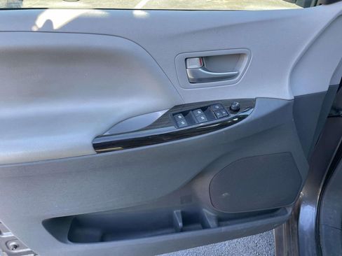 Used 2015 Toyota Sienna XLE w/ XLE Navigation Package image 25