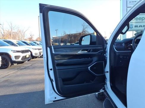 Used 2022 Jeep Wagoneer Series II image 25