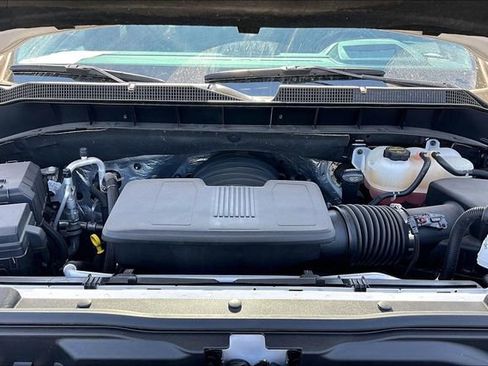 Used 2024 Chevrolet Silverado 1500 High Country w/ Technology Package AWD/4WD image 9