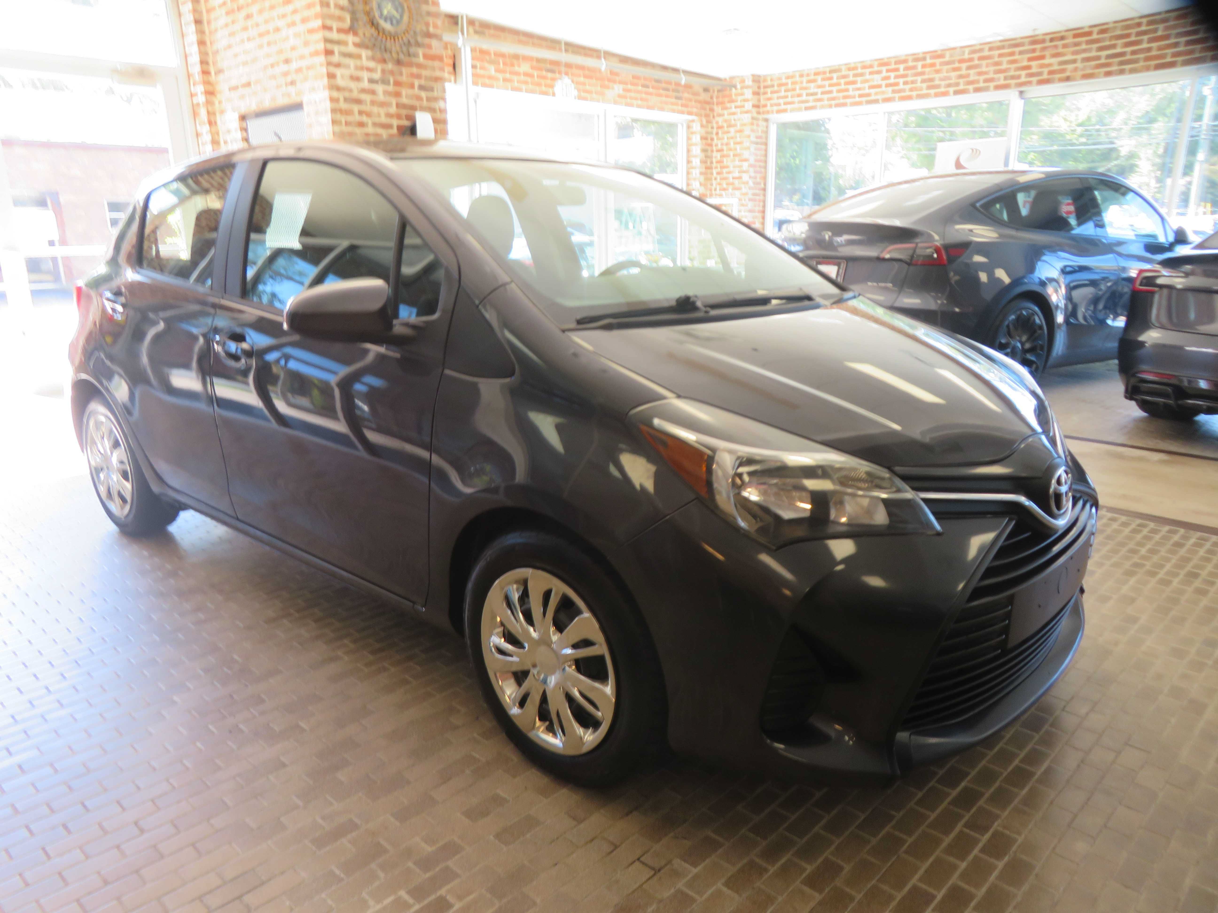 Used 2015 Toyota Yaris L FWD image 3