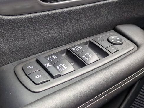 New 2026 Chrysler Pacifica Select FWD image 28