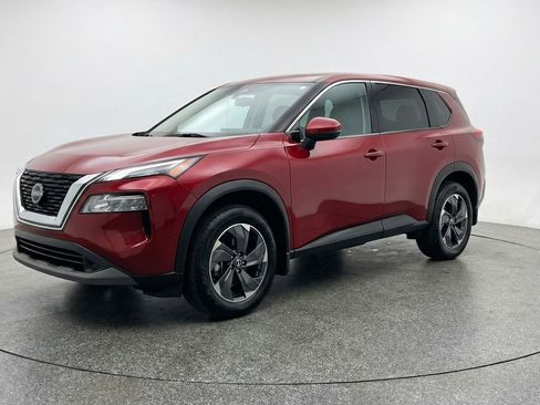 Used 2025 Nissan Rogue SV AWD/4WD image 2