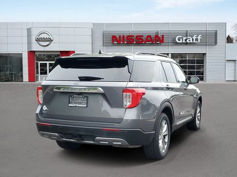 Used 2023 Ford Explorer XLT w/ Equipment Group 202A AWD/4WD image 3