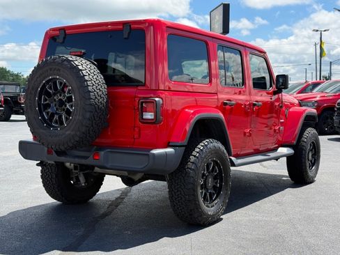 Used 2020 Jeep Wrangler Unlimited Sahara w/ Uconnect 4C Nav & Sound Group AWD/4WD image 8