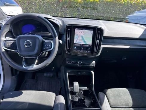 Used 2023 Volvo C40 P8 Recharge Plus image 5