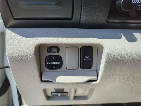 Used 2004 Lexus RX 330 FWD image 15