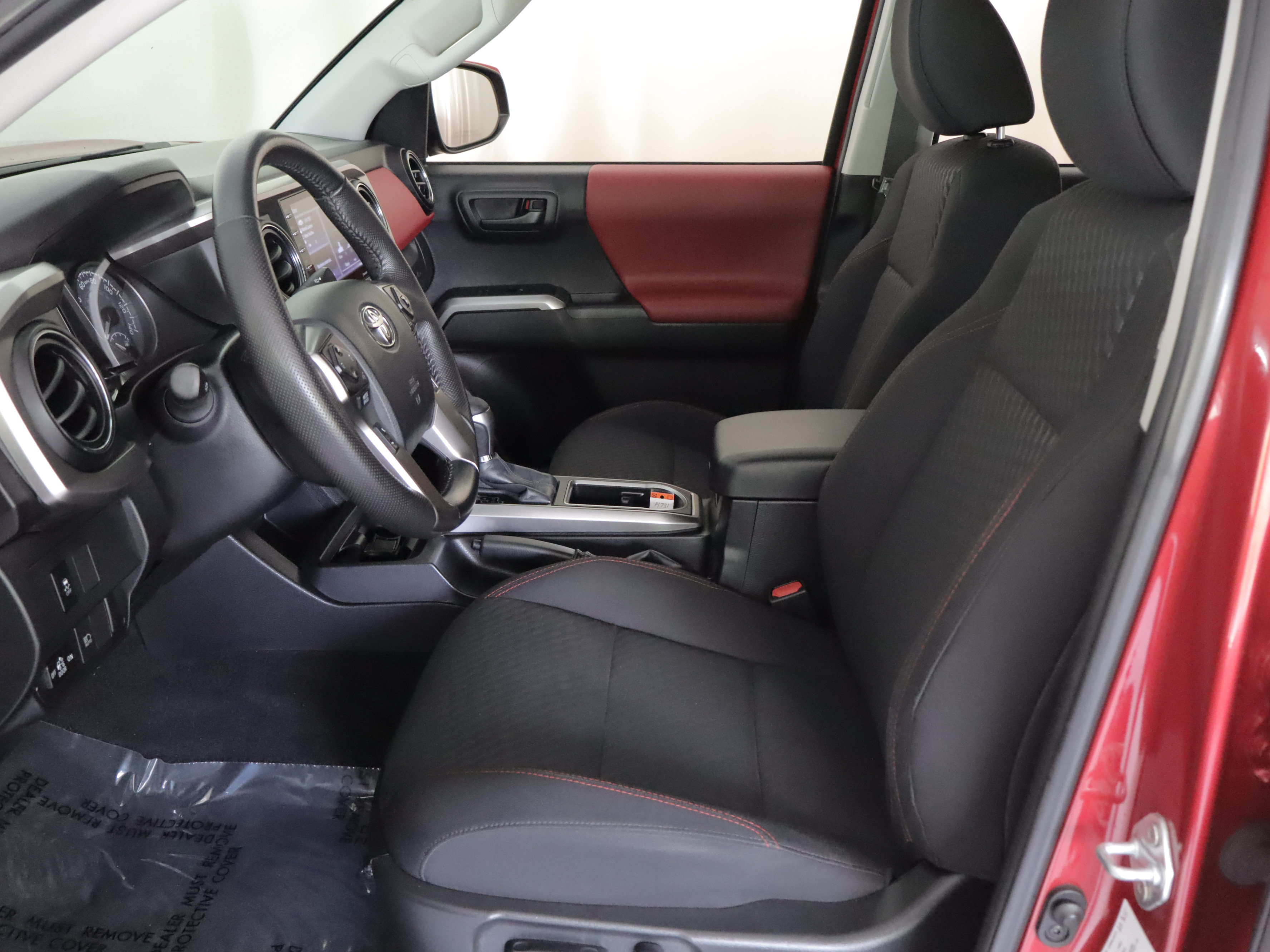 Used 2023 Toyota Tacoma SR5 AWD/4WD image 7