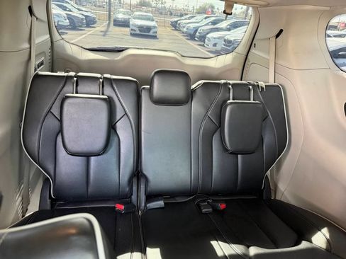 Used 2022 Chrysler Pacifica Limited FWD image 28