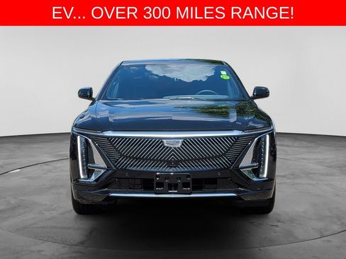 Used 2024 Cadillac Lyriq Luxury w/ LPO, Floor Liner Package AWD/4WD image 2
