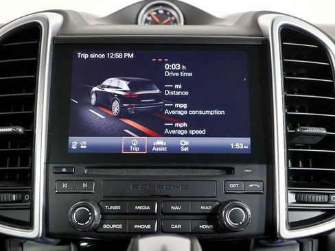 Used 2017 Porsche Cayenne Platinum Edition w/ Premium Package Plus (PJX) image 36