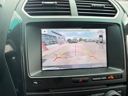 Used 2017 Ford Explorer XLT w/ Equipment Group 202A AWD/4WD image 34