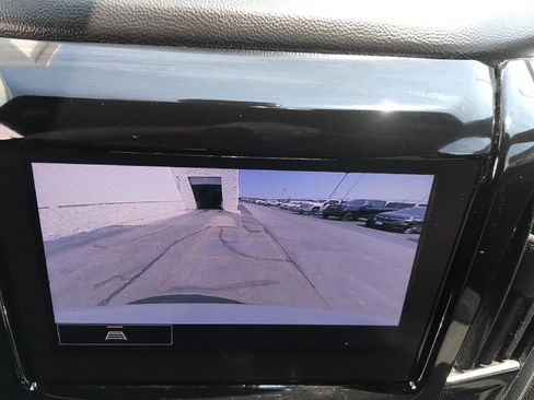 Used 2023 Chevrolet Traverse LT AWD/4WD image 16