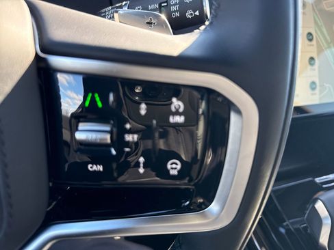 Used 2025 Land Rover Range Rover Sport SE image 26