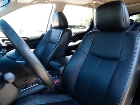 Used 2013 Nissan Pathfinder SL w/ SL Premium Pkg image 6