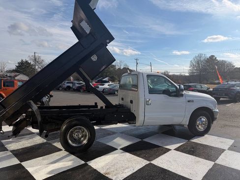 Used 2004 Ford F350 4X2 2dr Regular Cab 140.8 164. image 4
