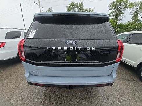Used 2025 Ford Expedition Active AWD/4WD image 7