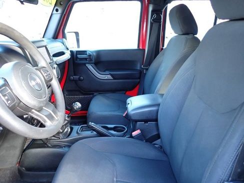 Used 2018 Jeep Wrangler Unlimited Sport image 15