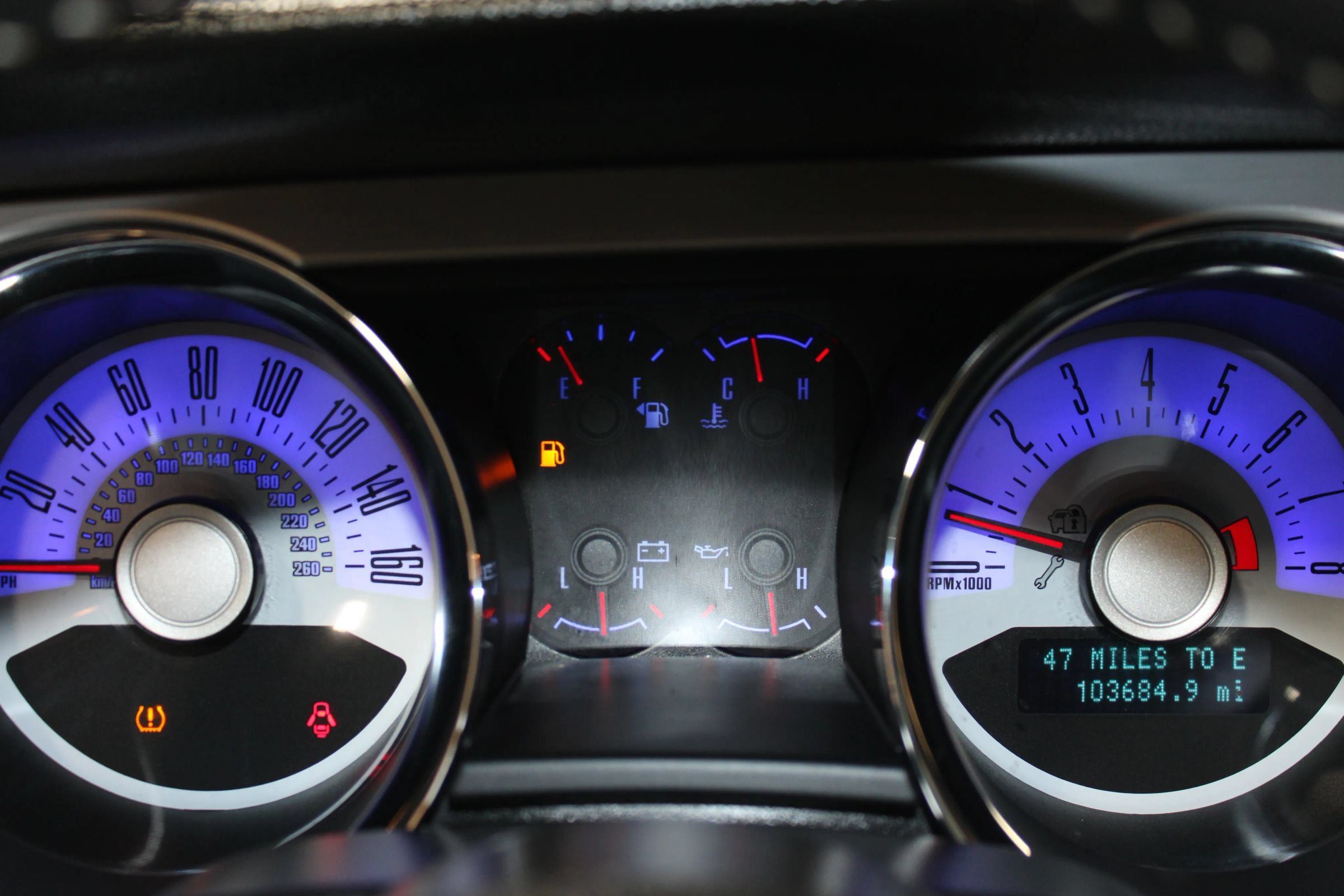 Used 2011 Ford Mustang Premium w/ Security Pkg RWD image 12