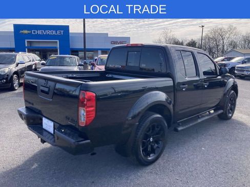Used 2021 Nissan Frontier SV w/ Midnight Edition Floor Mats image 4