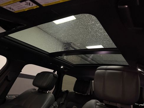 Used 2022 Land Rover Range Rover Westminster Edition image 25