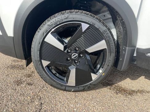 New 2025 Nissan Kicks SR image 27