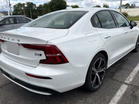 Used 2024 Volvo S60 B5 Ultimate w/ Climate Package AWD/4WD image 3