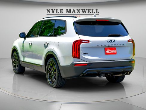 Used 2022 Kia Telluride SX w/ SX Prestige Package AWD/4WD image 9