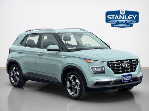 Used 2025 Hyundai Venue SEL image 1