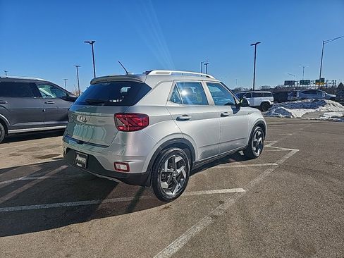 Certified 2023 Hyundai Venue SEL image 5