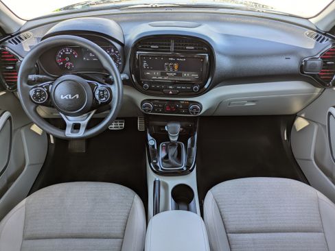 Used 2022 Kia Soul S FWD image 15