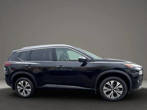 Used 2021 Nissan Rogue SV w/ Premium Package AWD/4WD image 4