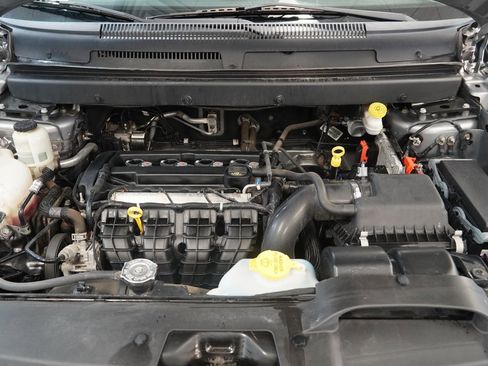 Used 2018 Dodge Journey SE image 17