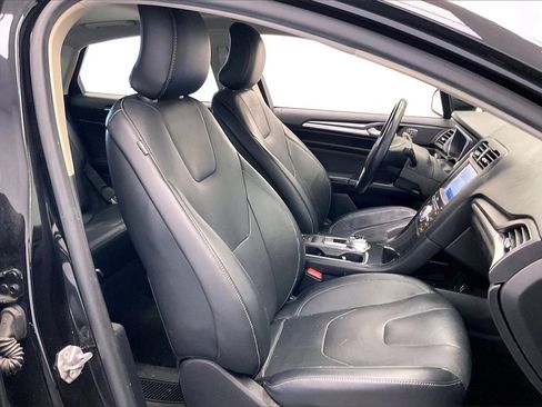 Used 2019 Ford Fusion Titanium image 6