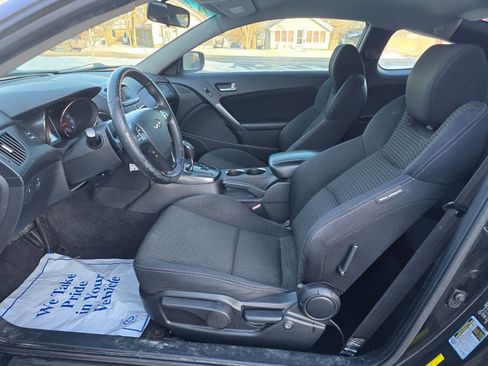 Used 2011 Hyundai Genesis 2.0T image 12