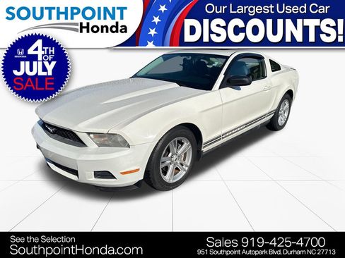 Used 2010 Ford Mustang Premium RWD image 3