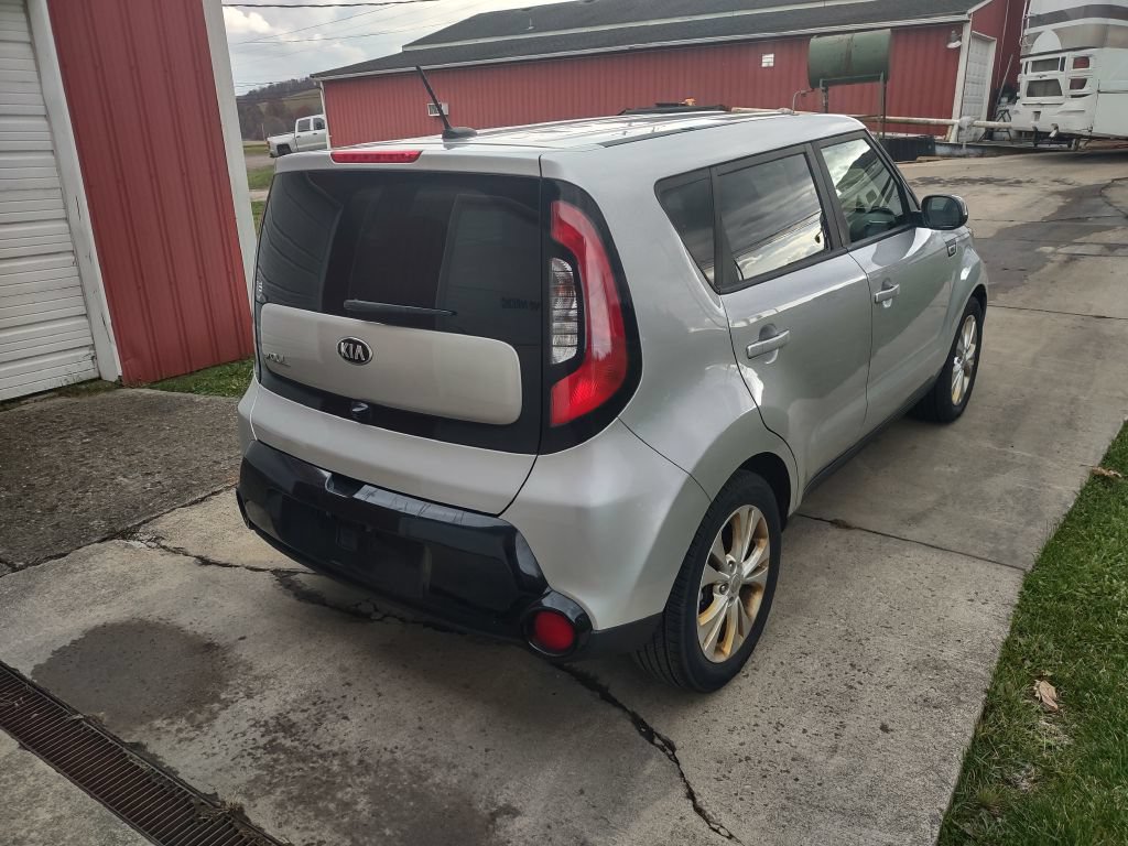 Used 2016 Kia Soul + FWD image 3