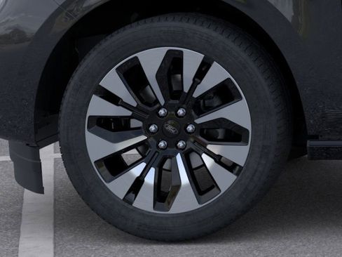 New 2025 Ford Expedition Max Platinum w/ Driver's Package image 19