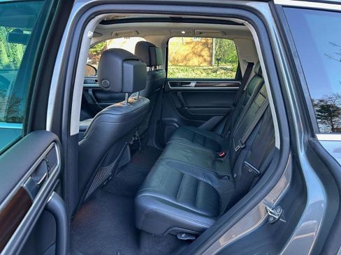 Used 2015 Volkswagen Touareg VR6 AWD/4WD image 17