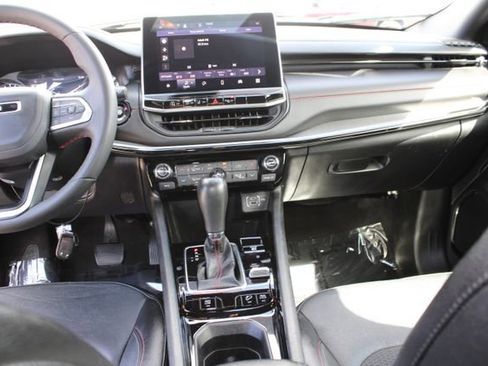 Used 2024 Jeep Compass Trailhawk image 15