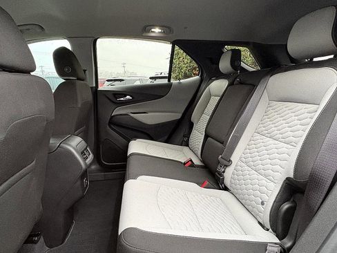 Used 2020 Chevrolet Equinox LS w/ LS Convenience Package image 10