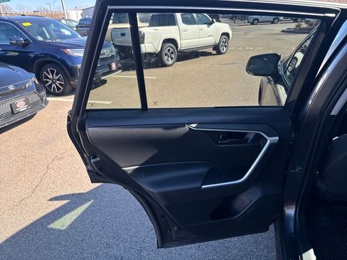 Used 2021 Toyota RAV4 LE image 38