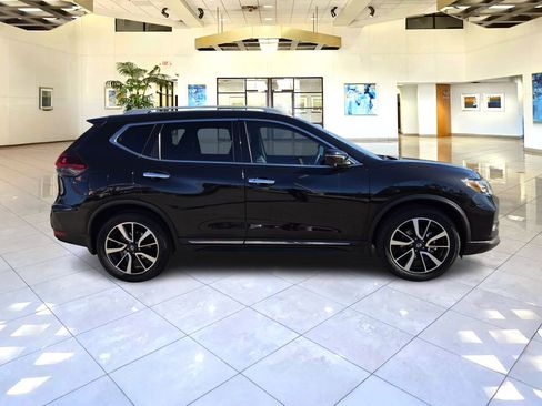 Used 2019 Nissan Rogue SL w/ Premium Package image 8